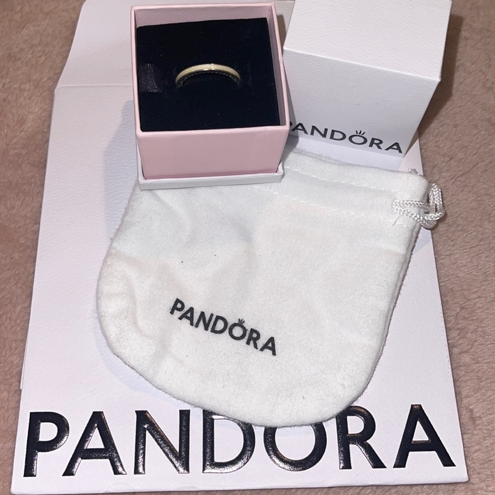 AUTHENTIC Pandroa Double White enamel ring